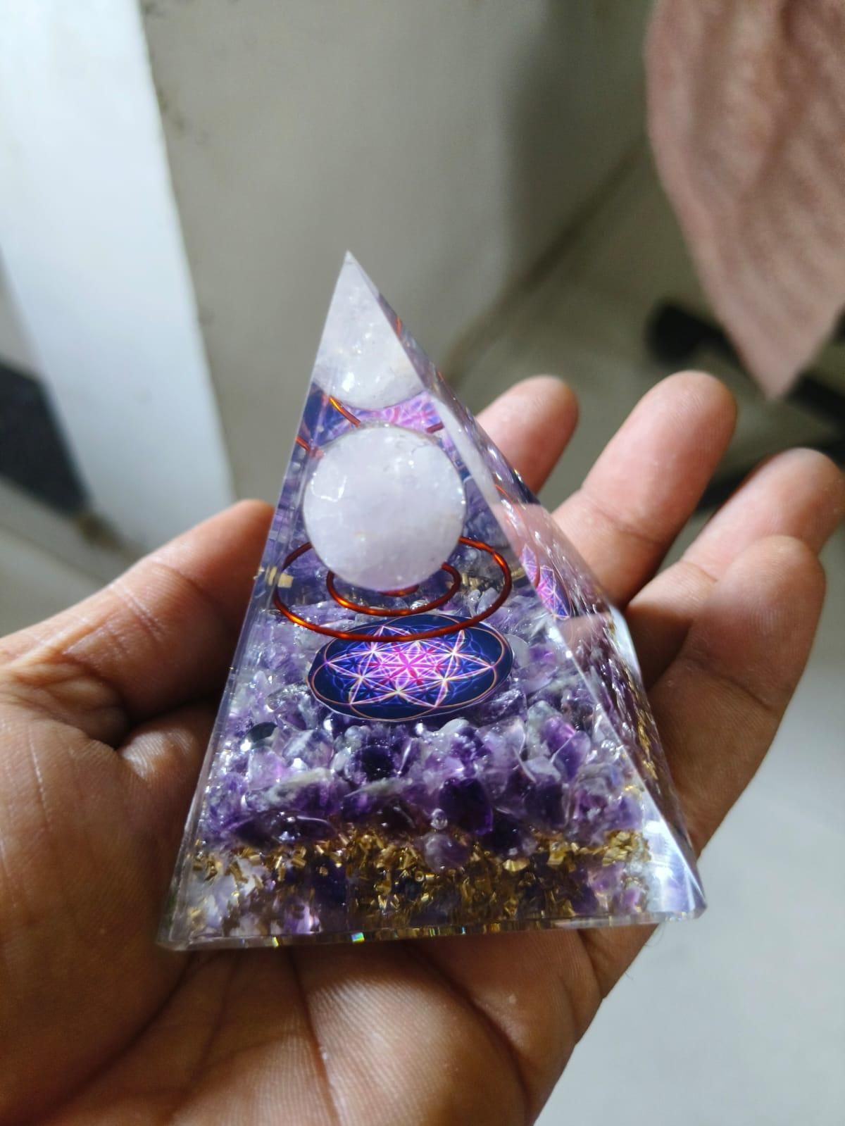 Natural Meditation Resin Crystal Energy Pyramid Reiki